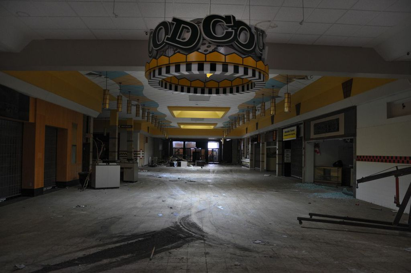 Illustration for article titled This Abandoned Wasteland Was Once America's Largest Mall